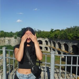 Meet your Posher, Samira